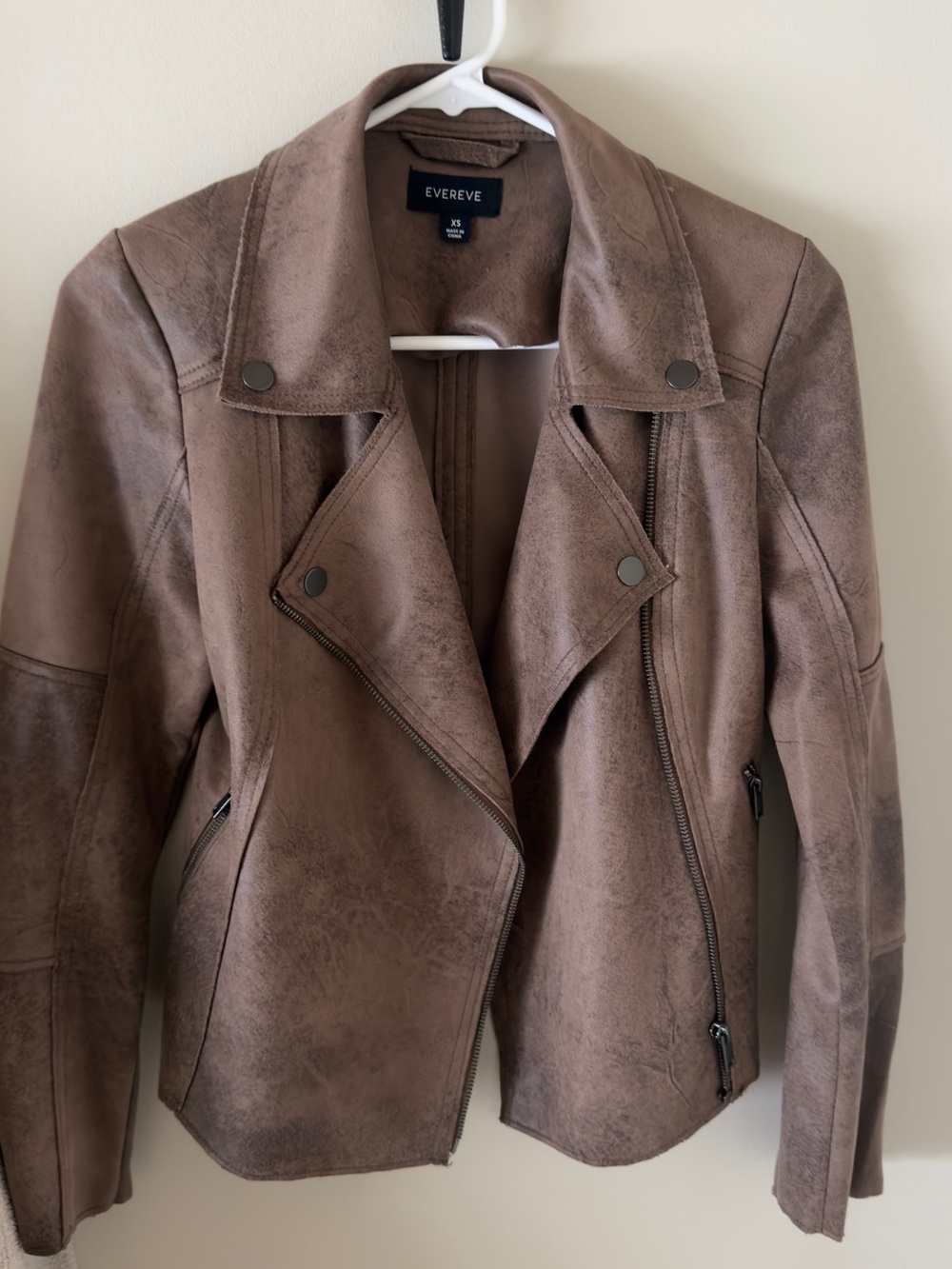 Evereve Women's Taupe Faux Suede Moto Jacket - Soft Brown Finish